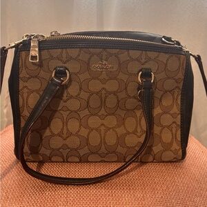 Coach Stanton Carryall 26 in Signature Jacquard